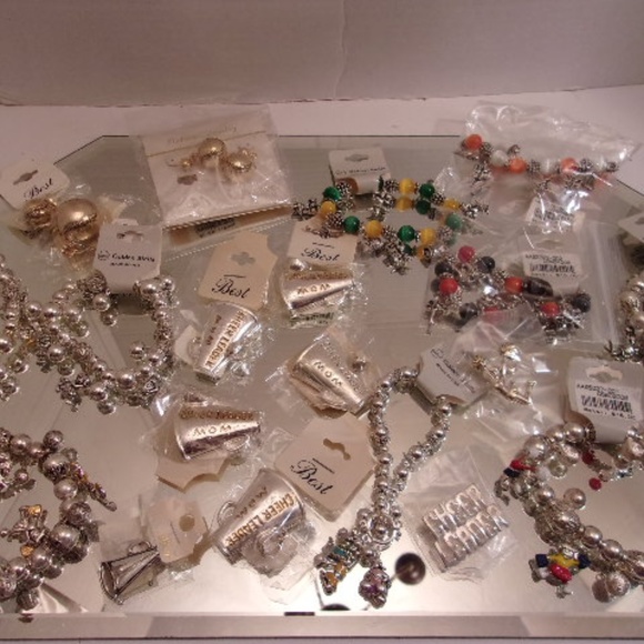 NWT HUGE CHEER LEADER LOT OF BRACELETS & BROOCHES/ - Picture 1 of 5
